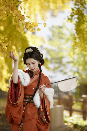 首长在书房含我奶头高H漫画